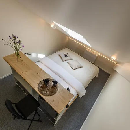 B2 Apartment